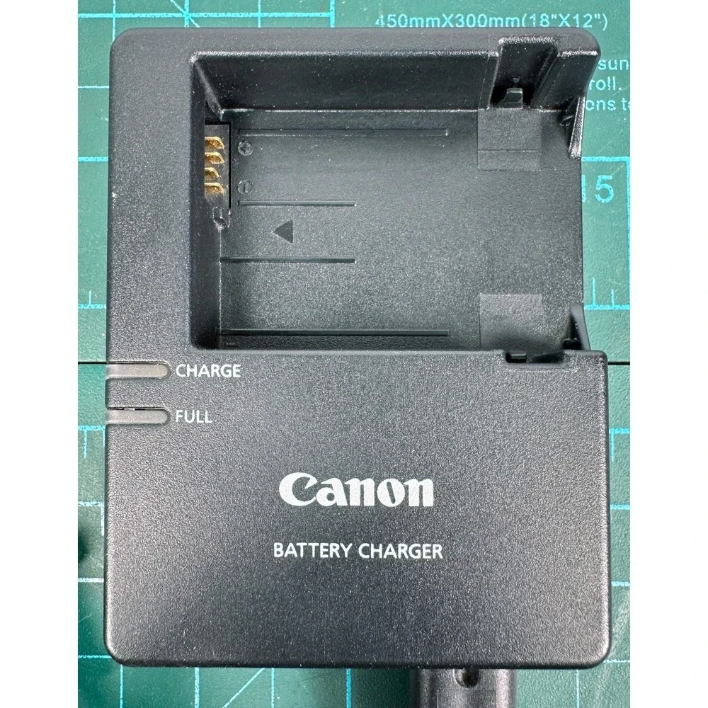 Canon LC-E8E Battery Charger for LP-E8 Battery EOS Rebel T2i T3i T4i T5i Black